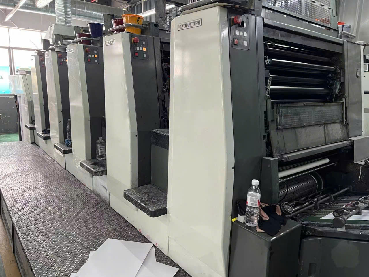 Komori LX529 5 màu + 1 cụm phủ 61x75cm năm 2008